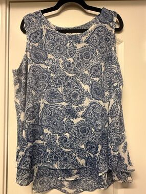 Cristina B Blue Paisley Sleeveless Blouse Size Large Lightweight Ruffle Hem